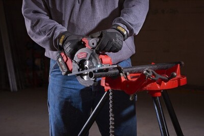 Аккуммуляторная циркулярная пила Milwaukee M18 FMCS-502X 4933459193 фото 9